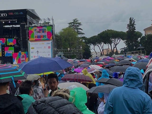 La pioggia al Concertone del primo maggio a Roma