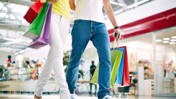 Outlet online per il tuo shopping estivo: scopri come riconoscere i migliori