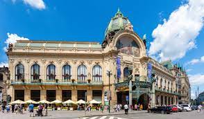 Viaggio tra le destinazioni più romantiche d'Europa - Casa Municipale di Praga