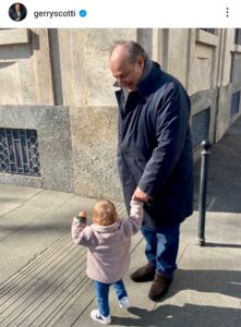 Gerry Scotti con la nipotina Virginia - Instagram