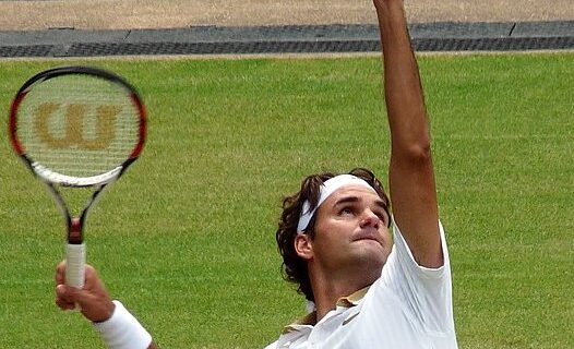 Roger Federer compie 42 anni. Auguri al campione svizzero!