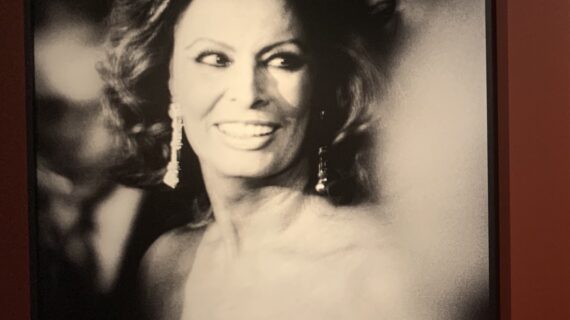 Buon compleanno Sophia Loren. La storia di una diva della cinepresa