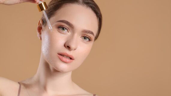 Crema viso antirughe: il segreto per una pelle dall’aspetto giovane e luminosa