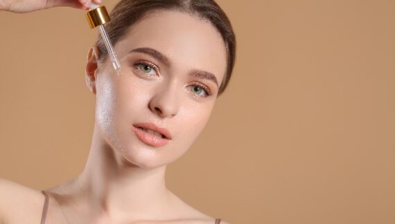 Crema viso antirughe: il segreto per una pelle dall’aspetto giovane e luminosa