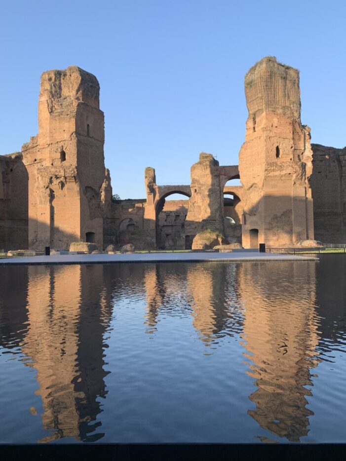 Roma il contemporaneo antico in uno Specchio d’Acqua