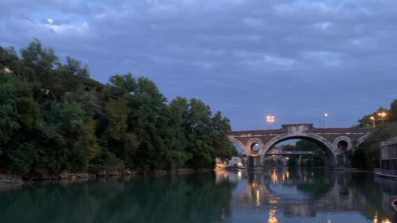 Ondinarte: l’arte sul Tevere segue le onde del fiume
