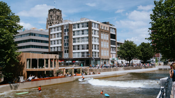 RIF010 a Rotterdam: una piscina ad onde in pieno centro