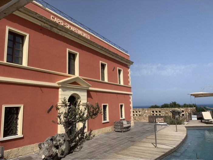storia dei fari Storia dei fari in Italia partendo da Hotel Faro di Capo Spartivento
