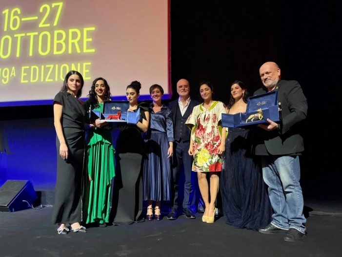 Esce nelle sale Leggere Lolita a Teheran Esce nelle sale Leggere Lolita a Teheran