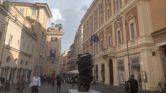 Le sculture di Tony Cragg negli spazi pubblici di Roma