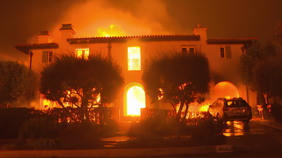 Incendi a Los Angeles: inferno di fuoco