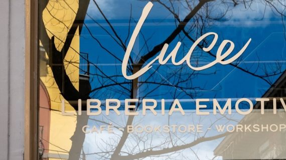 Luce, la prima libreria emotiva di Napoli