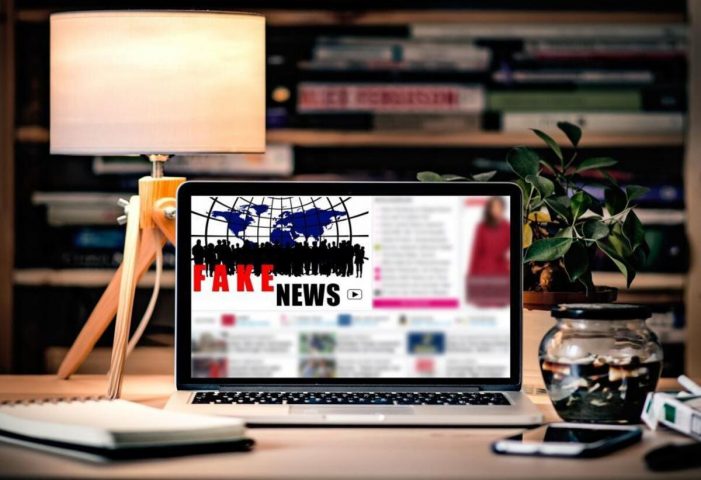 Informazione online: il doppio volto dell’era digitale tra accessibilità e fake news Informazione online: il doppio volto dell’era digitale tra accessibilità e fake news