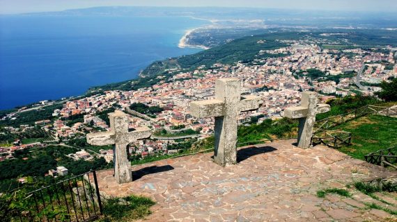 Tour in auto di 7 giorni in Calabria: tra mare, montagna e storia