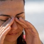 Incidenti oculari in spiaggia: consigli e rimedi degli esperti per proteggere la vista in estate