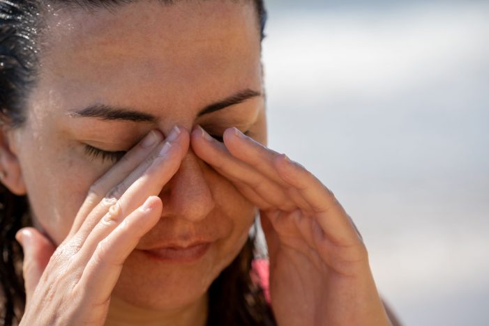 Incidenti oculari in spiaggia: consigli e rimedi degli esperti per proteggere la vista in estate