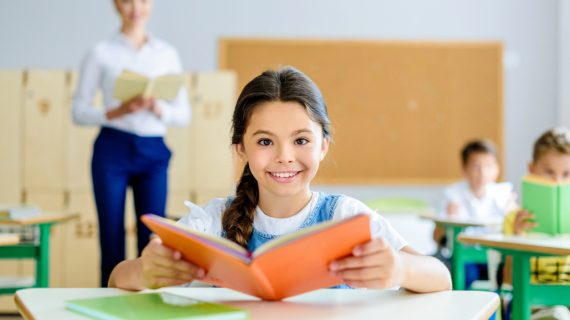 Un sorriso pronto per la scuola: l’importanza della salute orale nel ritorno sui banchi