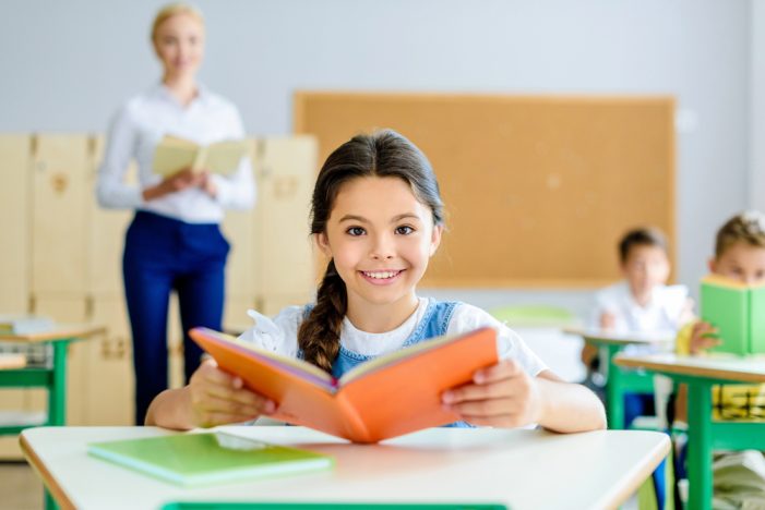Un sorriso pronto per la scuola: l’importanza della salute orale nel ritorno sui banchi