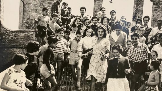Comacchio, una mostra fotografica dedicata ai 70 anni del film “La donna del fiume” con Sophia Loren