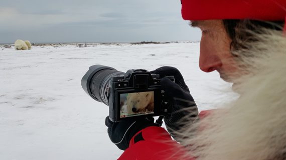 Paesaggi, donne e cannibali: conversazione con Luca Bracali
