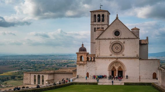 Assisi ospita il primo Festival delle Creature: umanità e animali in dialogo per un futuro condiviso