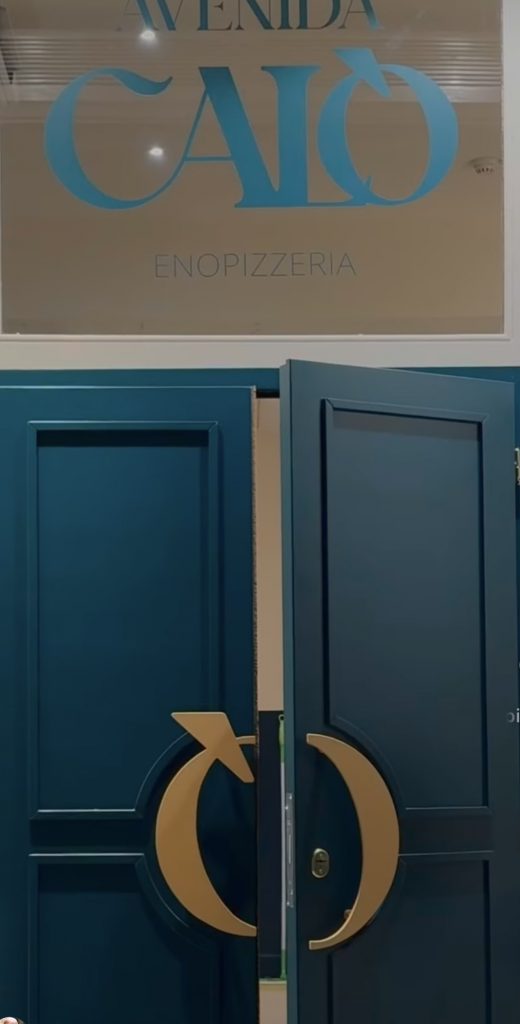 Porta Avenida Calò