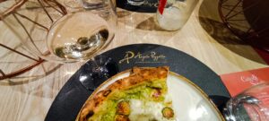 Pezzella Pizzeria con Cucina. MyWhere