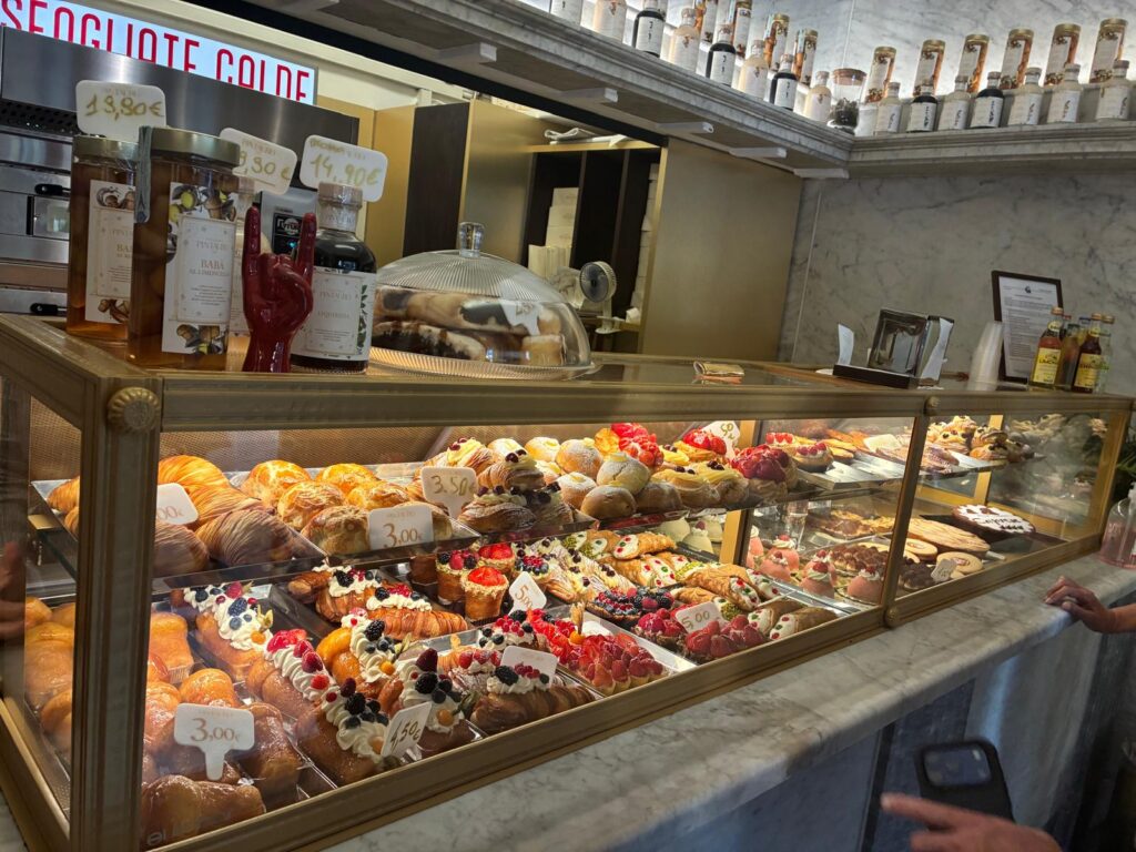 Pasticceria Pintauro. MyWhere.