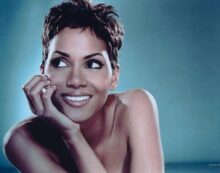 Halle Berry compie 60 anni, ma il tempo con lei sembra aver perso la partita