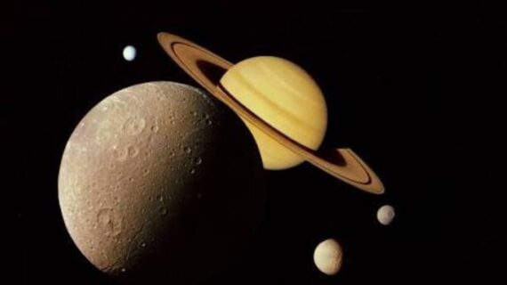 Il bacio tra Luna e Saturno: come, dove e quando vederlo in Italia