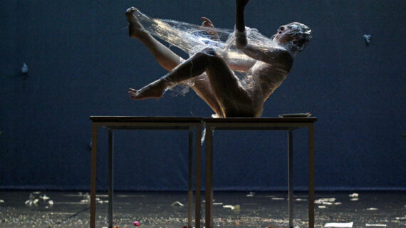 Il ritorno di Jan Fabre con Harakiri “A Political And Incorrect Performance”