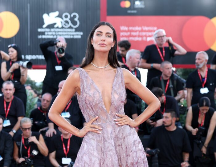 Venezia 83, Giulia Romanelli, Ilaria Capponi, Catherine Poulain e Sophia Salaroli vestono Antonio Riva Milano