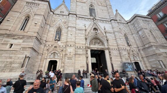 San Gennaro, il sangue si è sciolto: il miracolo continua